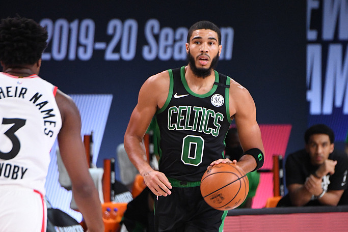  塔图姆35分绿军横扫猛龙  